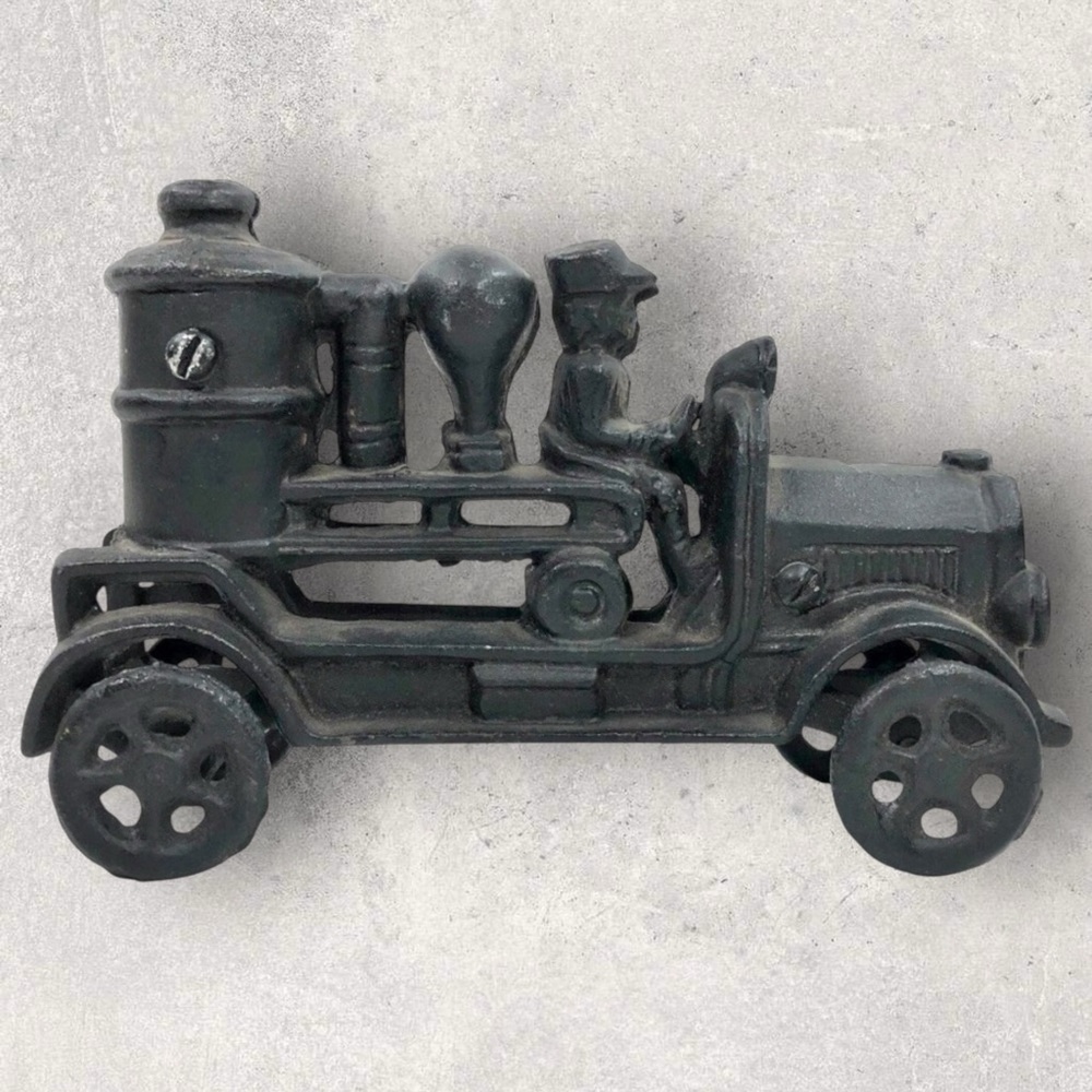 Cast Iron Vintage Black Fire Pump Wagon Engine Truck Toy 7”